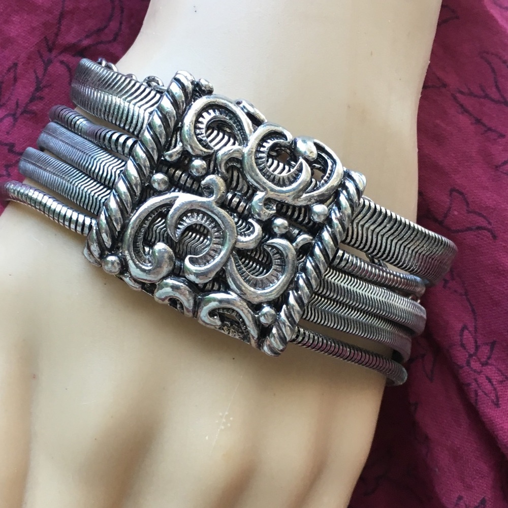 Tibetan Silver Scroll Pattern Bracelet - image 7